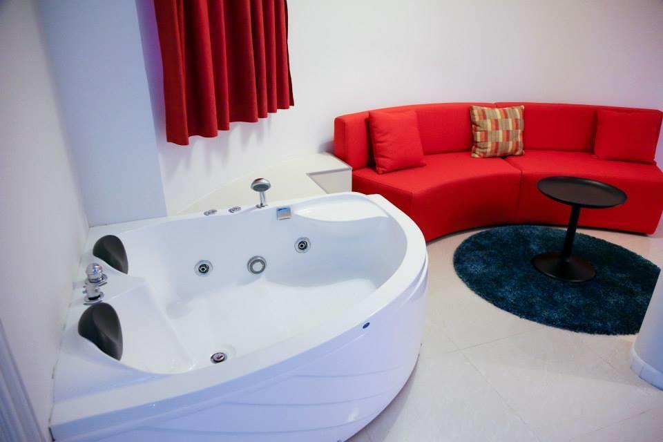 Merlin Park Resort *